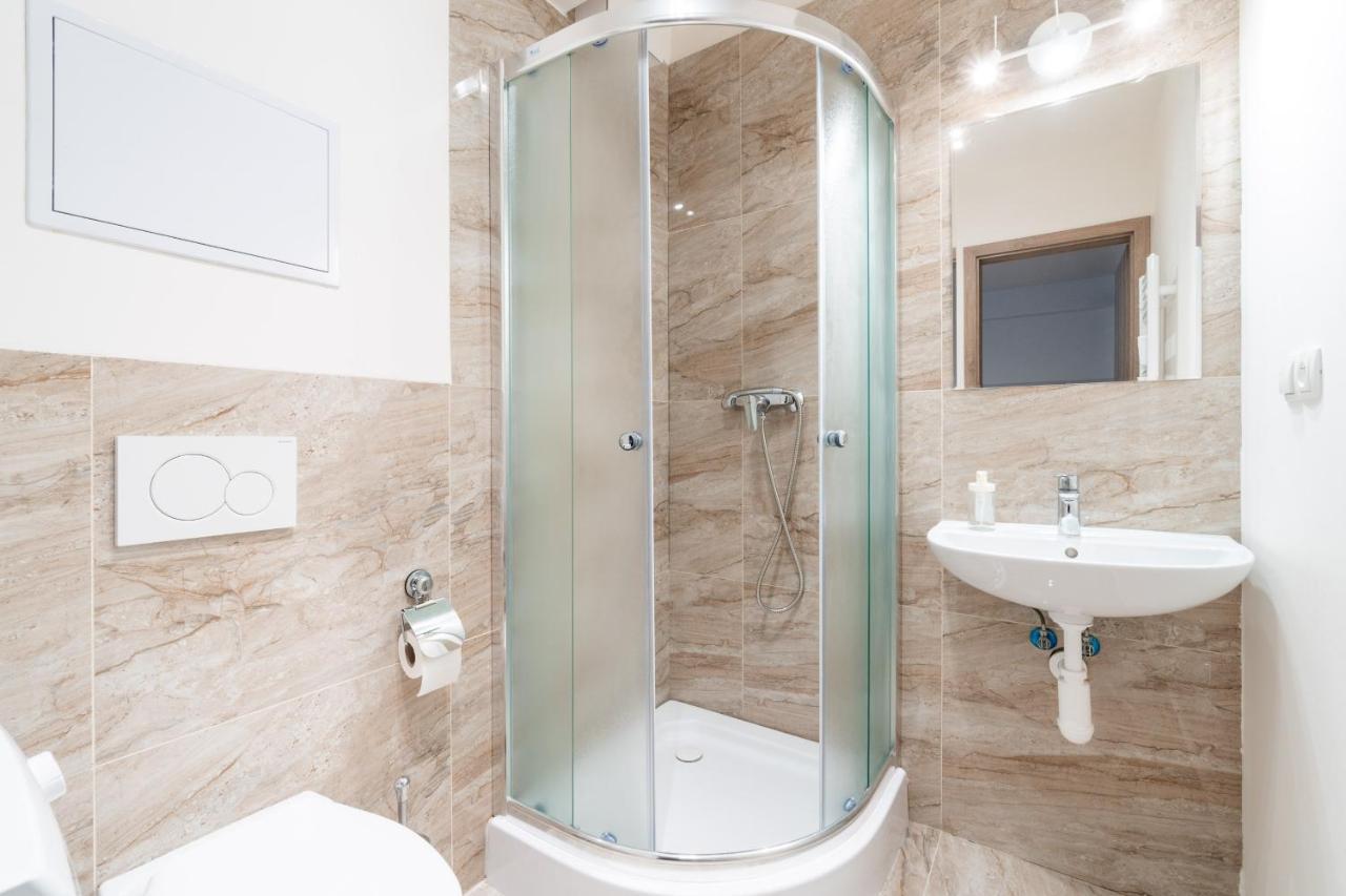 Brand New Studio Apartment #31 In Brand New Building With Free Parking In The Center Praha Bagian luar foto