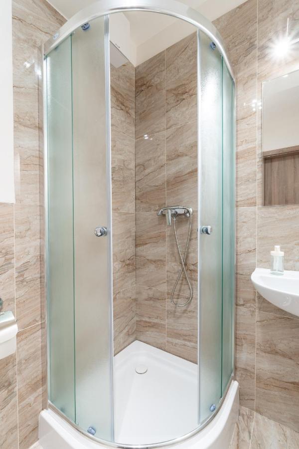 Brand New Studio Apartment #31 In Brand New Building With Free Parking In The Center Praha Bagian luar foto